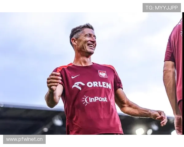 莱万谈普罗别日辞职后未露笑容 感谢曾支持我的球迷们