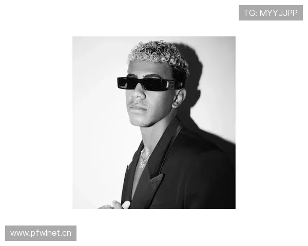 亚马尔晒伯纳乌旧照回应嘘声少年自信笑容点燃国家德比期待